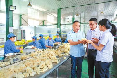 用担当实干书写扶贫答卷-- 脱贫攻坚精神内化为四川农行人奋进的“精神密码”